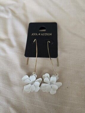 Ava & Aiden Gold Drop Earrings with White Floral Charms